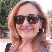 Maestra d'arte, cerco persone che hanno una spiccata propensione per l'arte e che vogliano approfondire questo talento, iniziando dal disegno dal vero per proseguire via via erso la pittura o qualsiasi altra forma d'arte, nel rispetto delle capacità indiv